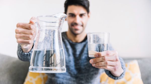 نکات مهم در مورد نوشیدن آب بعد از جراحی چاقی